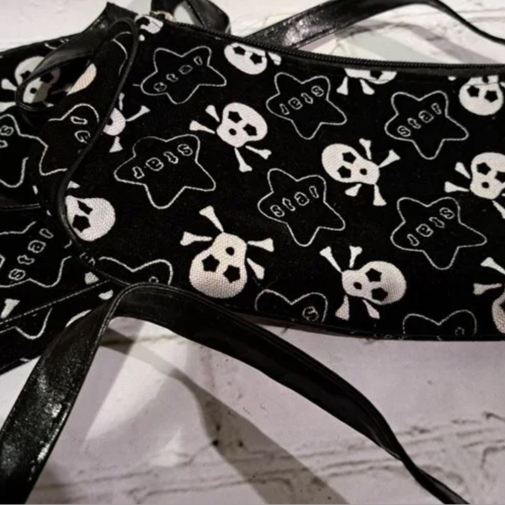 Mini Skull Purse (Choose 1) - Picture 4 of 8